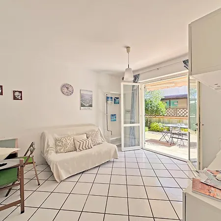 128 - Bilocale A Al Villaggio Rosa Con Portico E Giardino, Climatizzato - Inclusa Nel Prezzo * Marcelli